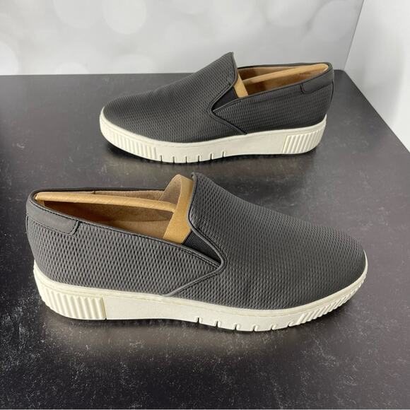 SOUL NATURALIZER Women’s Tia Slip-On Sneakers Black Faux Leather Sz 10 - Picture 5 of 7